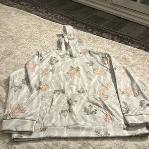Camo leaf hoodie sz XL